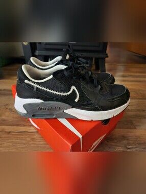 Nike Airmax Excee GS.   Shoes